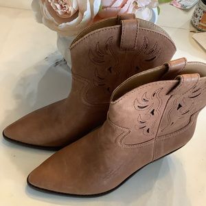 Lucky Brand Talouse Cowboy Style Leather Boots Brown/Tan Size 8 NWOB